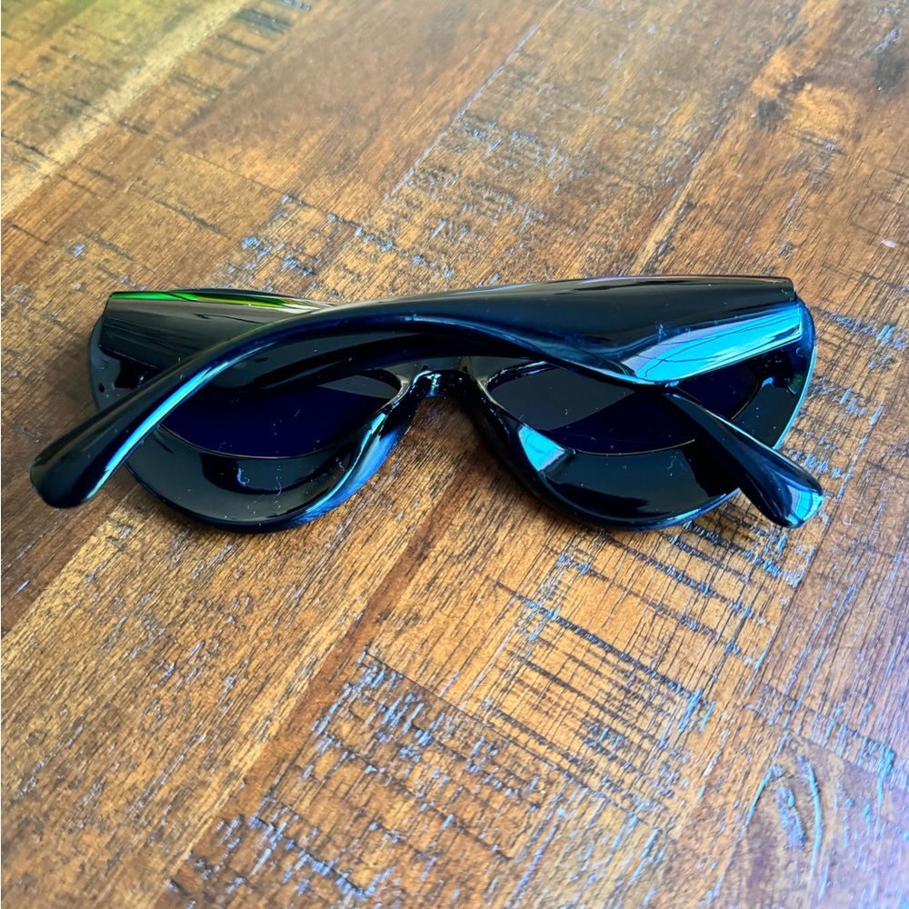 Black Round Dior Sunglass - Picture 3 of 5